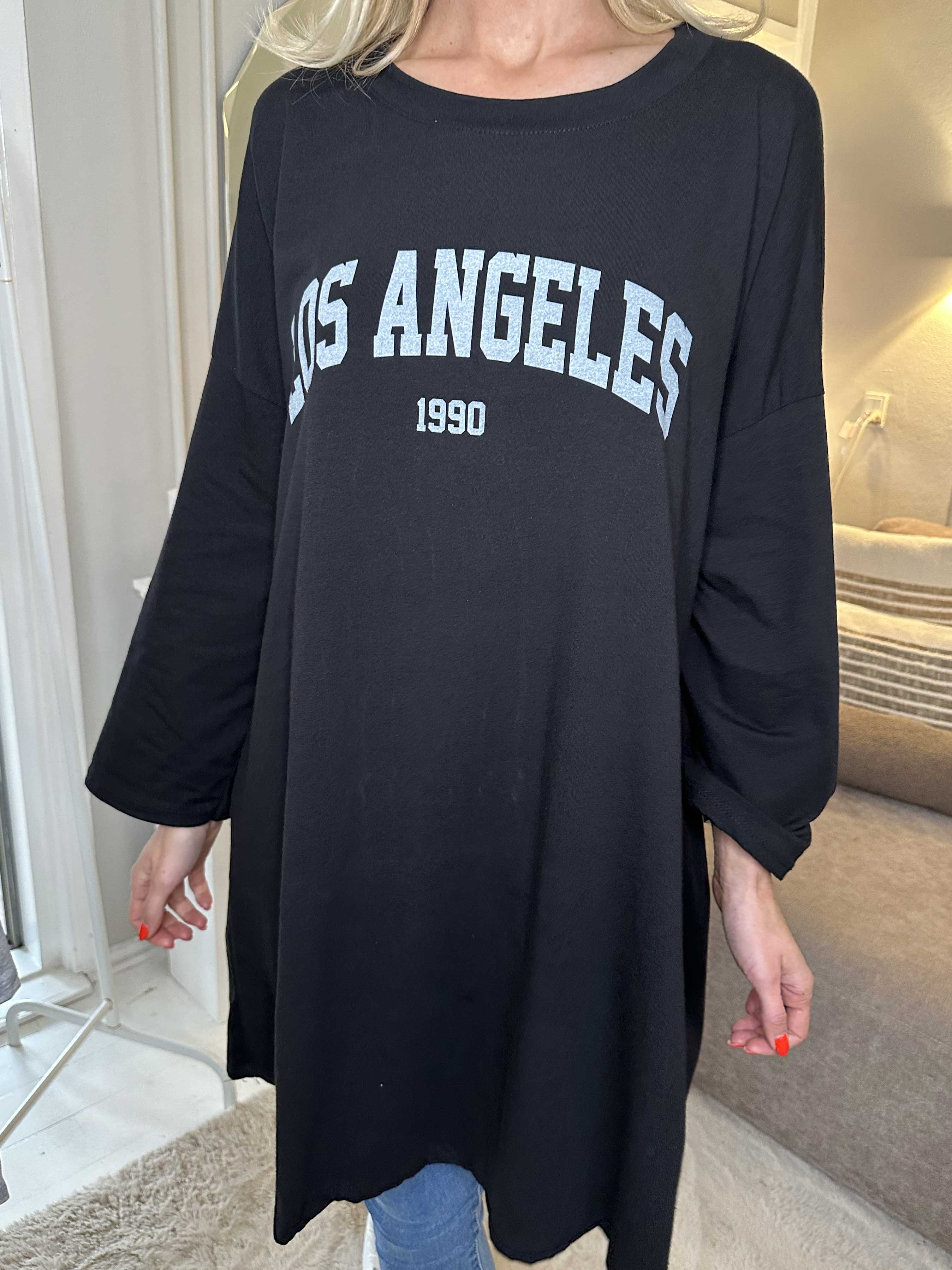 Haniya - Joggingkjole i viskose med Los Angeles stående